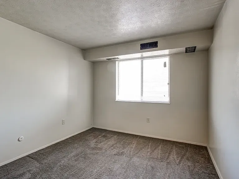 Lake Street Apartments — Photo 21