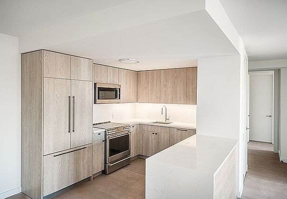 3rd image of 220 E 72nd St APT 7C