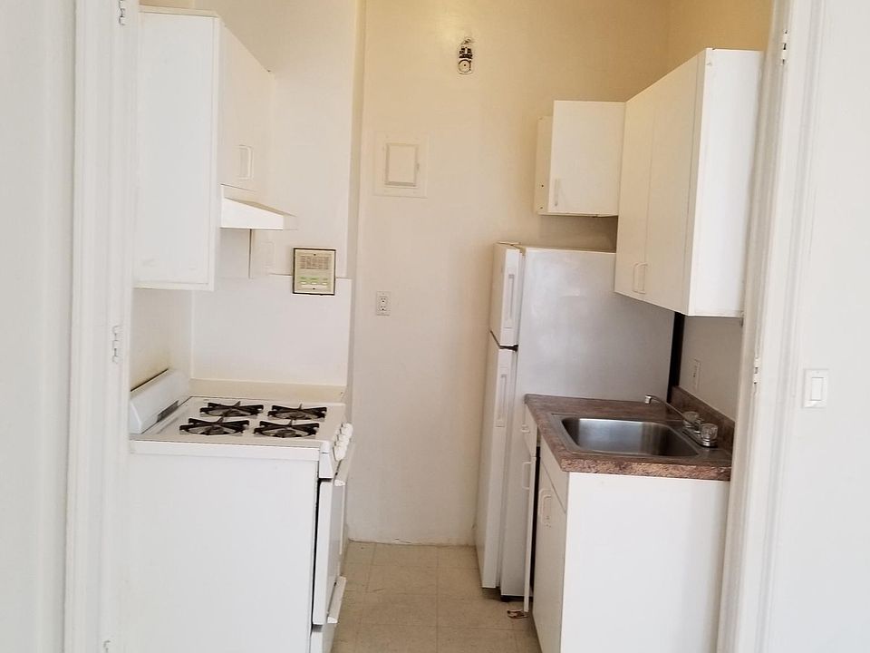 1st image of 3 Sherwood Ter APT 3L