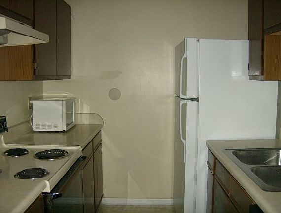 2nd image of 3575 Sable Palm Ln Unit H