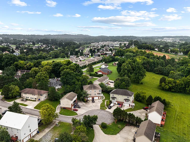 3516 Walnut Grove Ln NE — Photo 38