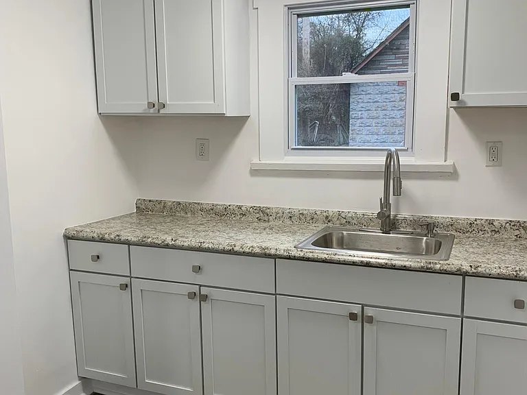 312 S 4th St — Photo 12