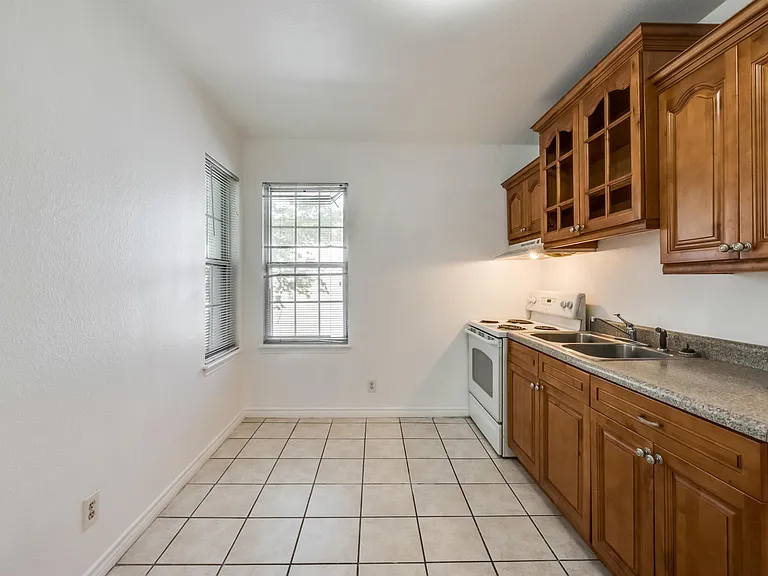 1508 N Peak St — Photo 7