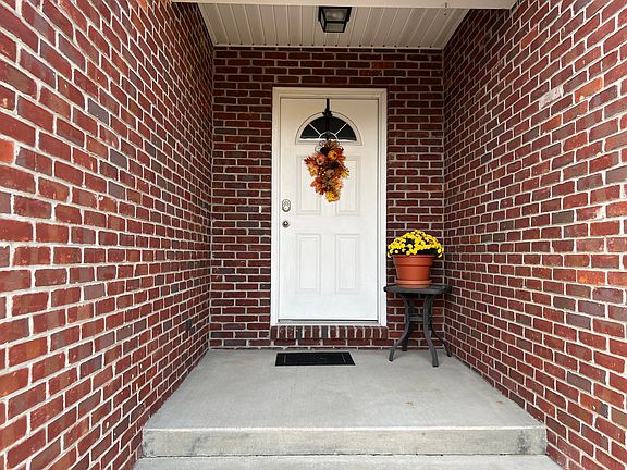 2nd image of 25 Hoosier Heights Dr