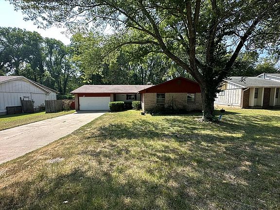 2nd image of 302 S Edgewood Dr