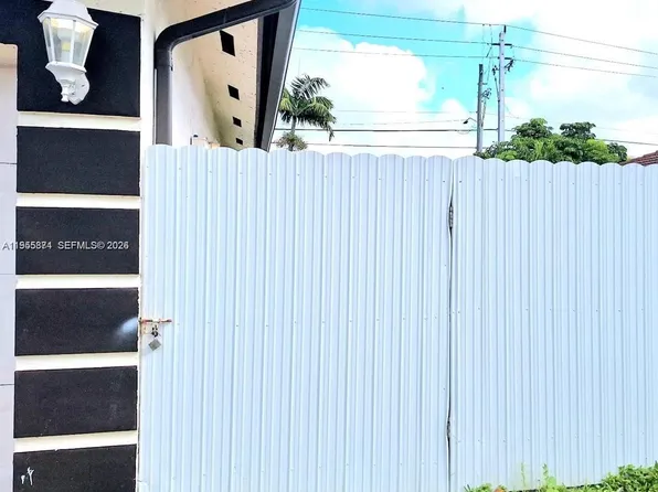 13249 SW 200th Ter #1, Miami, FL 33177