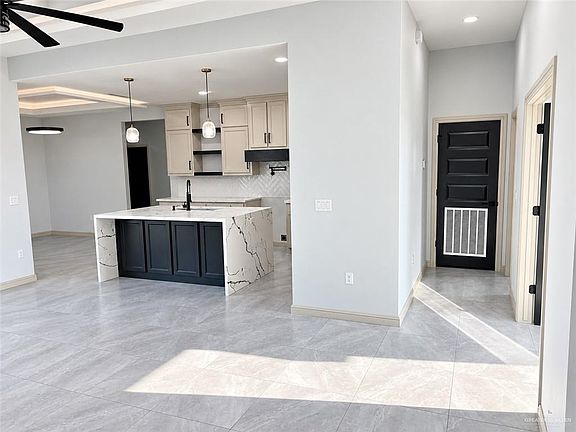 4th image of 700 Spruce St