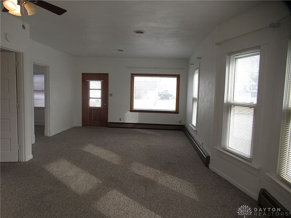 4th image of 512 S Main St