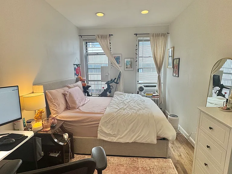 338 E 65th St #24 — Photo 5