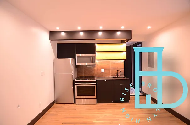 Rented by Miron Realty Group | media 29