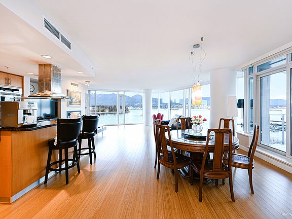 3rd image of 1233 Cordova St W #902