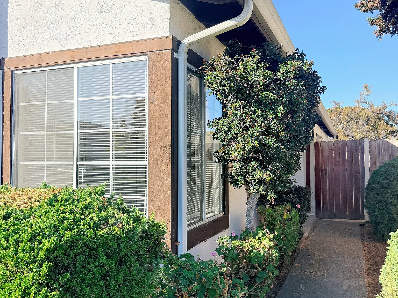 3 bed, 1314 sqft, $4,000 — Photo 3