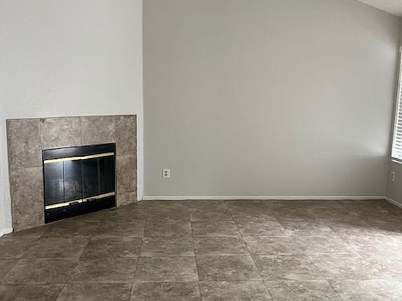 2nd image of 817 Quail Ln APT 6