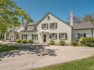 2247 N Geyer Rd, Saint Louis, MO 63131