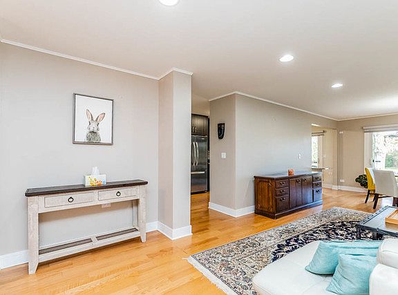 2nd image of 1510 Chartres Dr APT A1