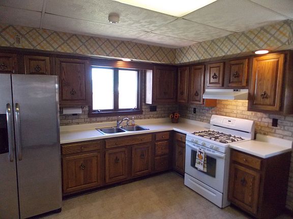 3rd image of 111 E Washington Ave