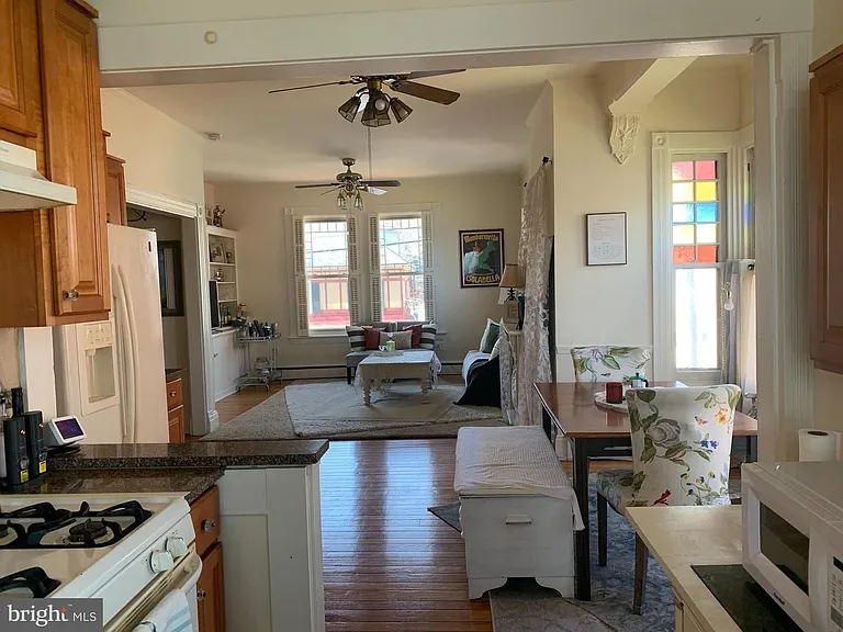 256 Radcliffe St — Photo 13