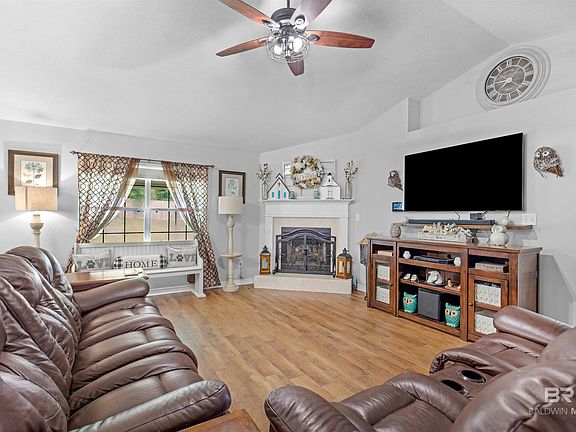 3rd image of 4105 Blackwell Dr