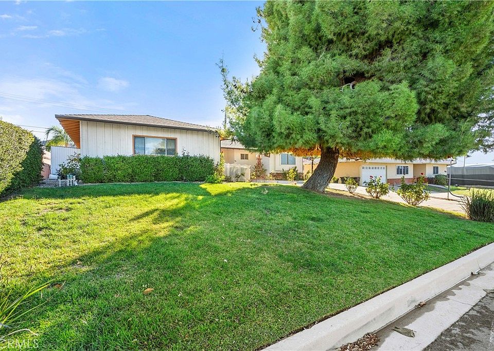 1st image of 12855 Lantana Ave