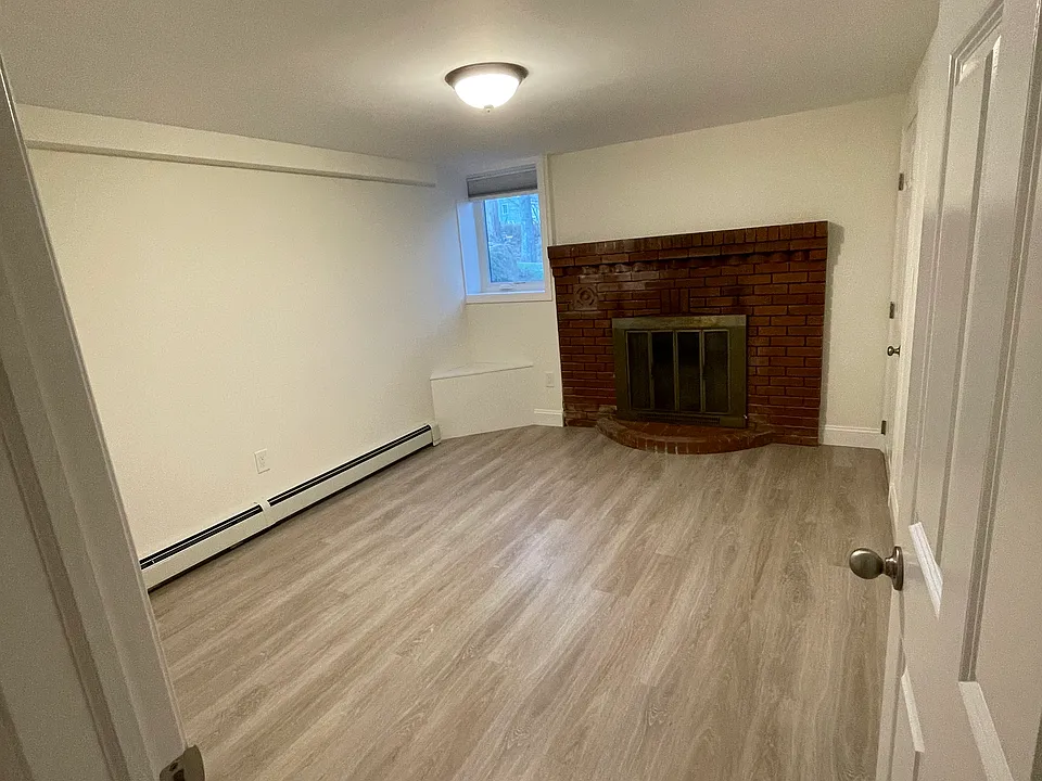 9 Flora St