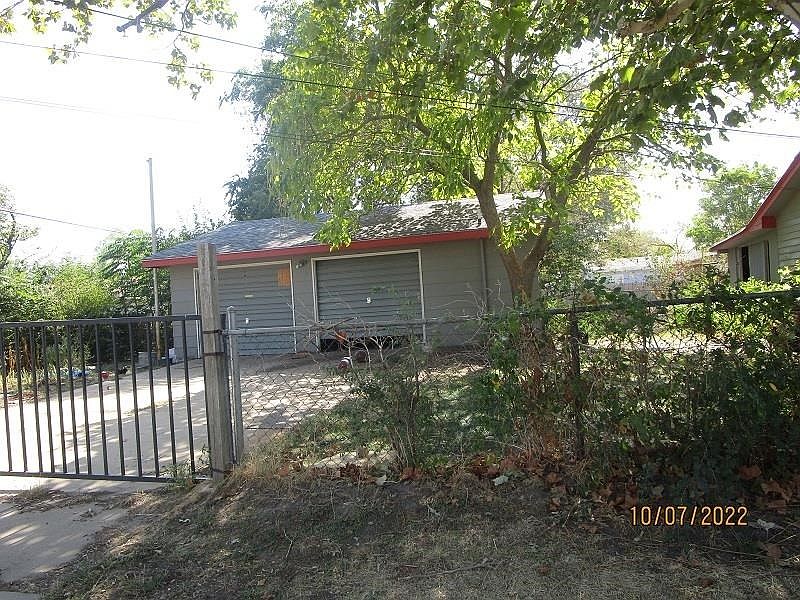 2nd image of 2219 W 34th St S