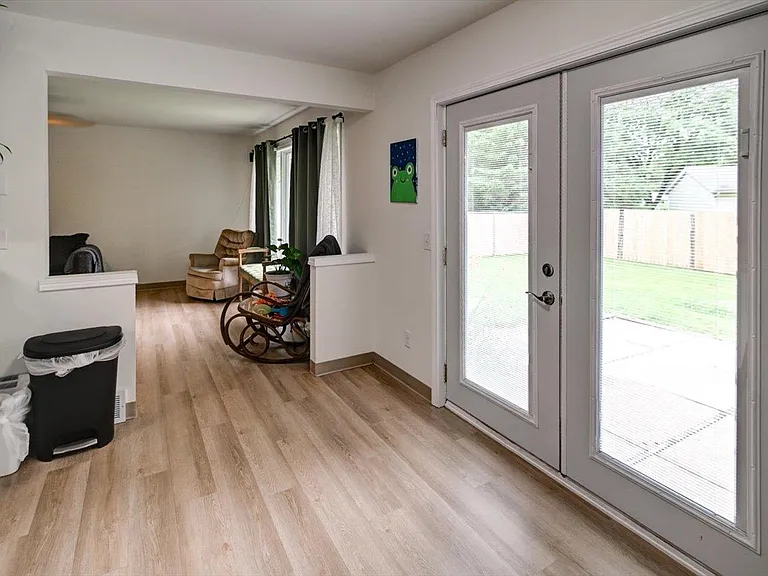 2305 McKenna Blvd — Photo 6