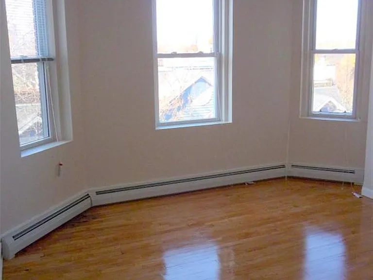 280 Brookline St #4L — Photo 2