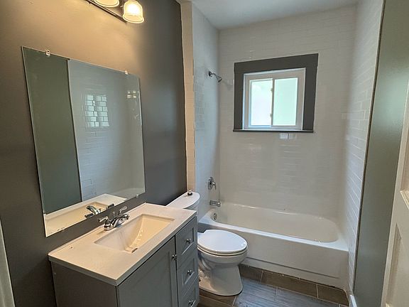 5th image of 4302 Bucyrus Ave #1