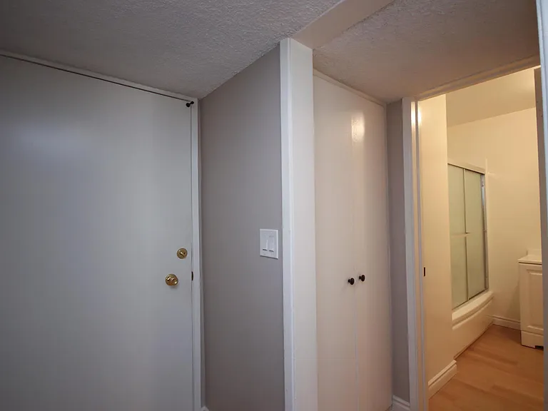 976 E Villa St #16 — Photo 11