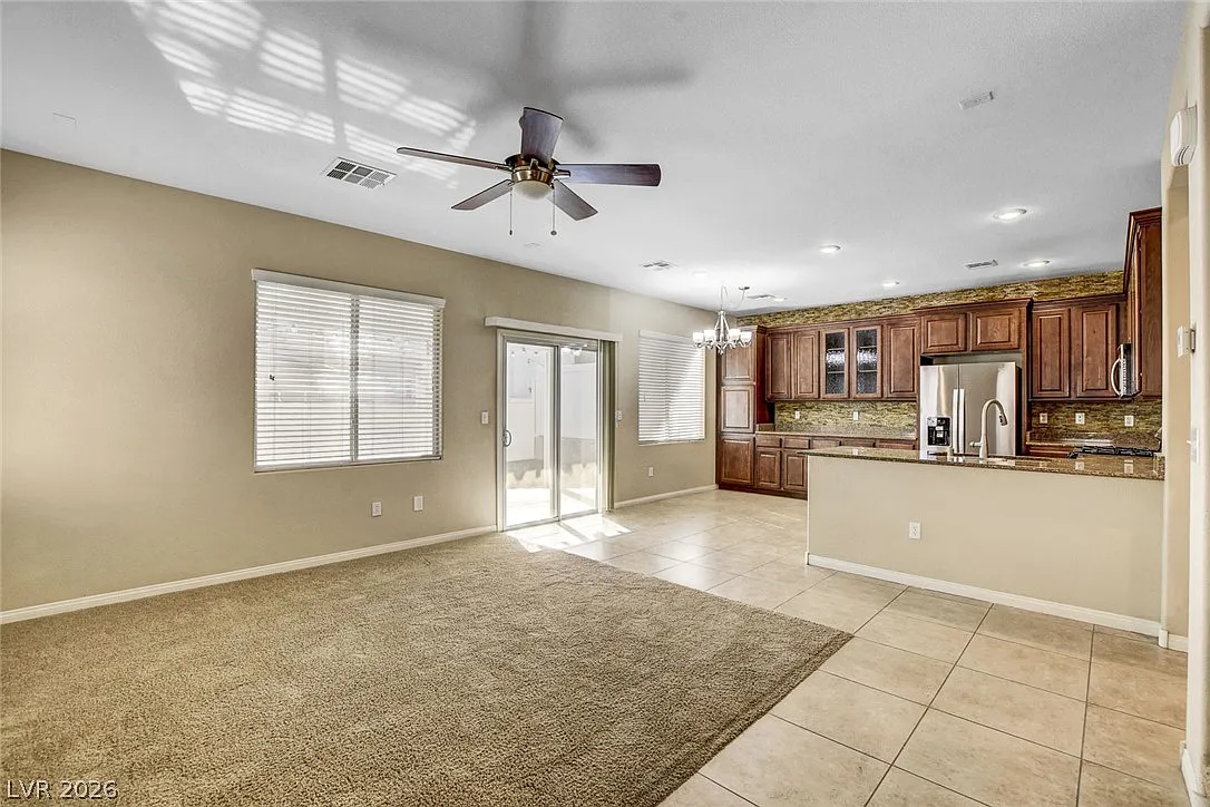 4 bed, 3.0 bath, 1909 sqft, $2,300 — Photo 4