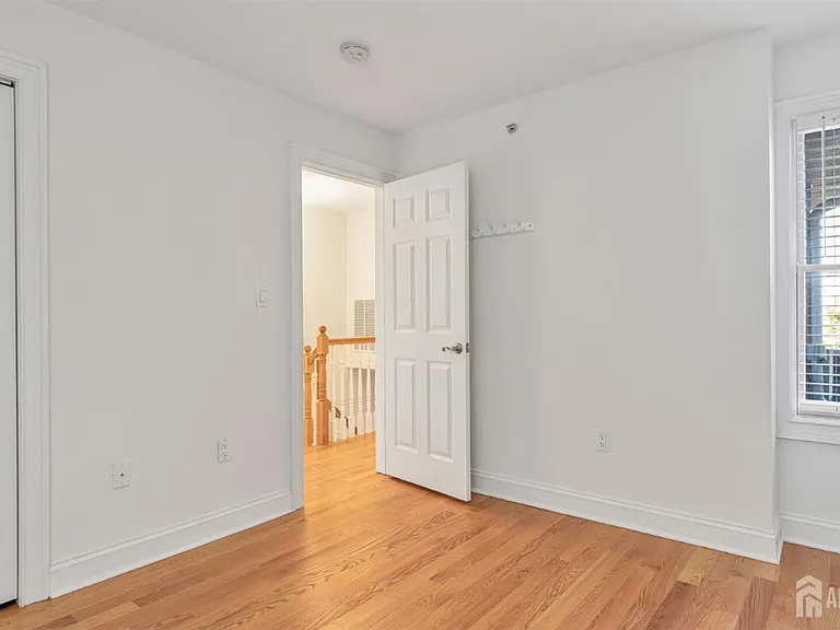 112 N Broadway St #C — Photo 19