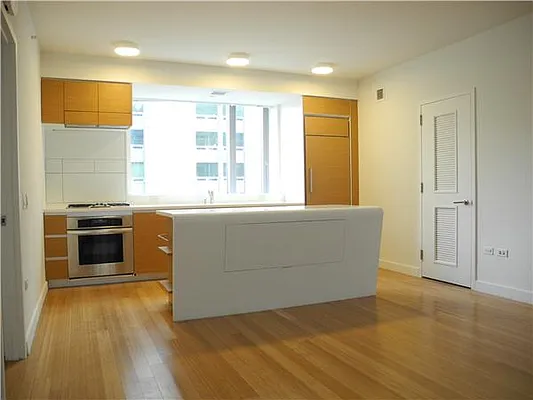 Rented by R New York | media 9