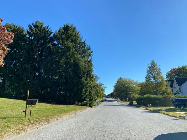 52 E 2nd Ave, Parkesburg, PA 19365