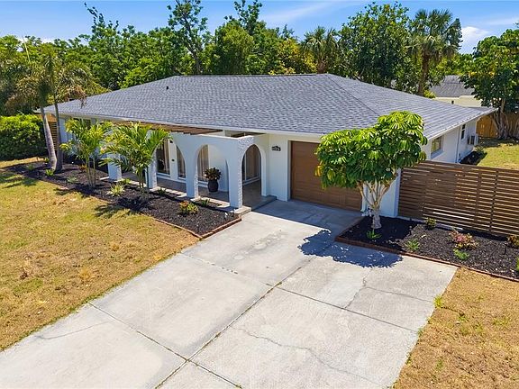 3rd image of 2436 GOLDENROD STREET
