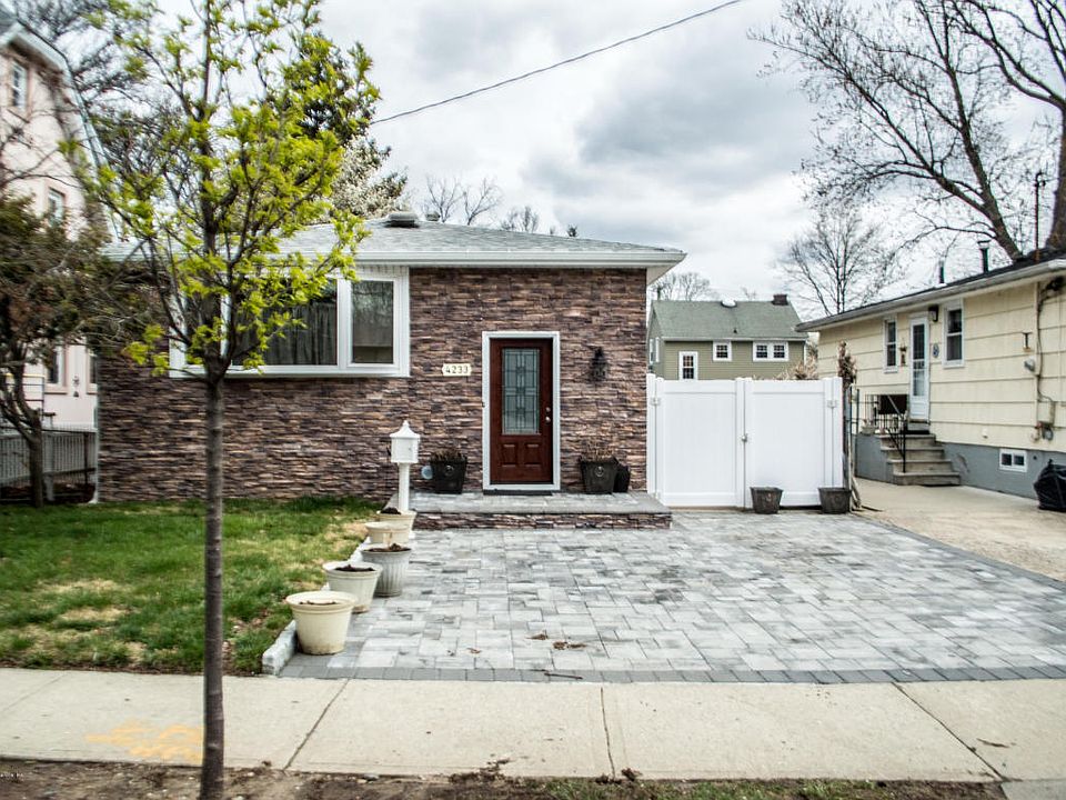 1st image of 4233 Richmond Ave