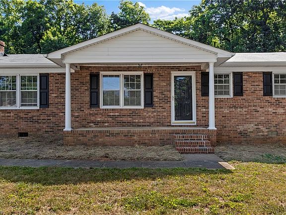 2nd image of 4609 Paradise Ln