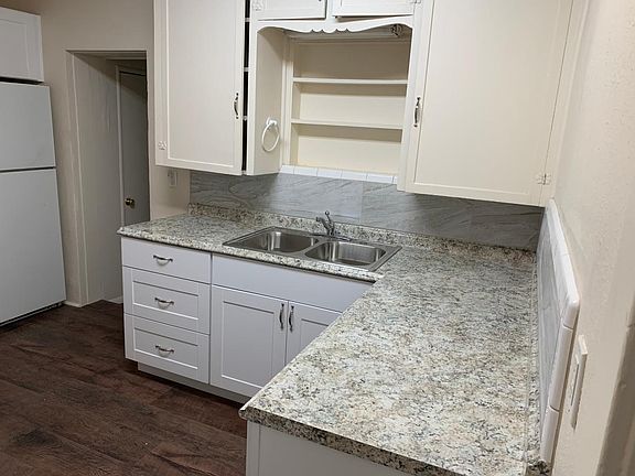 5th image of 449 E Kimball Ave