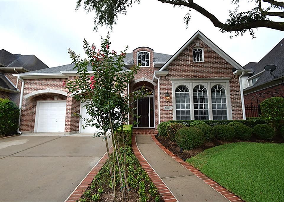 1st image of 3923 Turnberry Dr