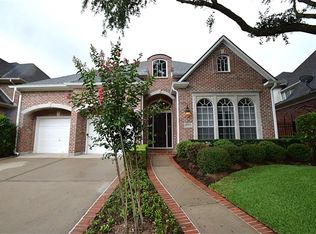 3923 Turnberry Dr, Sugar Land, TX 77479