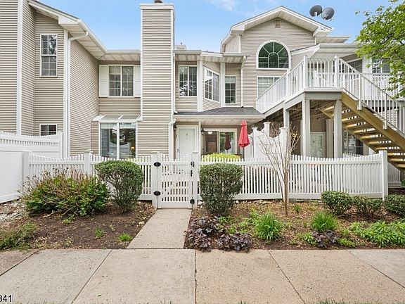 2nd image of 33 Crestmont Road