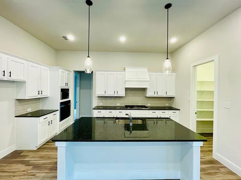 1829 Arbor Dr — Photo 9