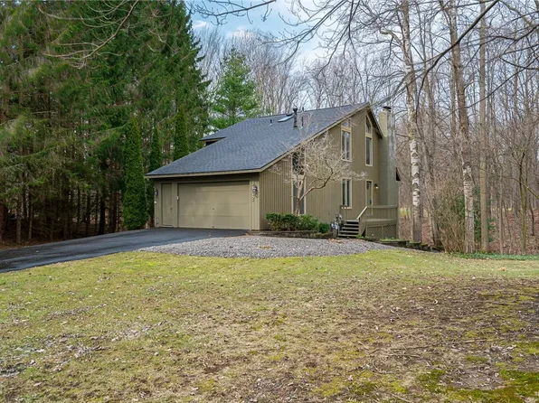 3112 Darting Bird Ln, Baldwinsville, NY 13027