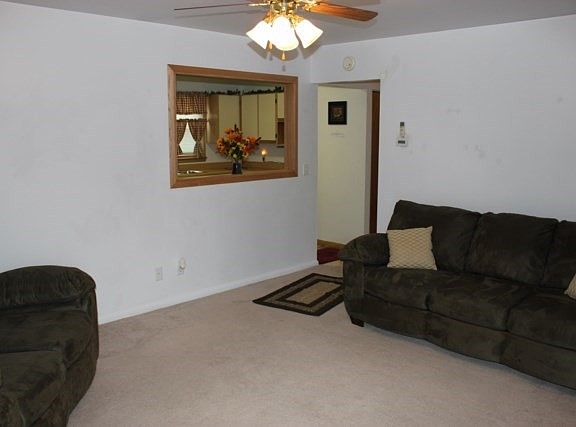 3rd image of 2504 Oak Ave