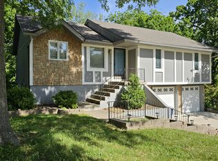 8716 N Pomona Ave, Kansas City, MO 64153