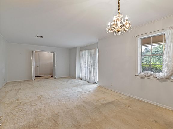 3rd image of 412 Maridale Dr
