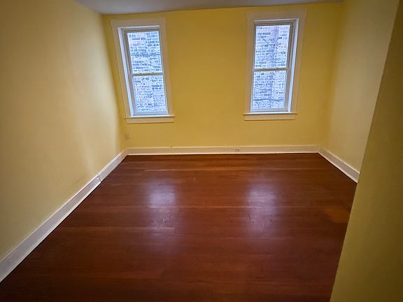 4th image of 15 N Lee St #2