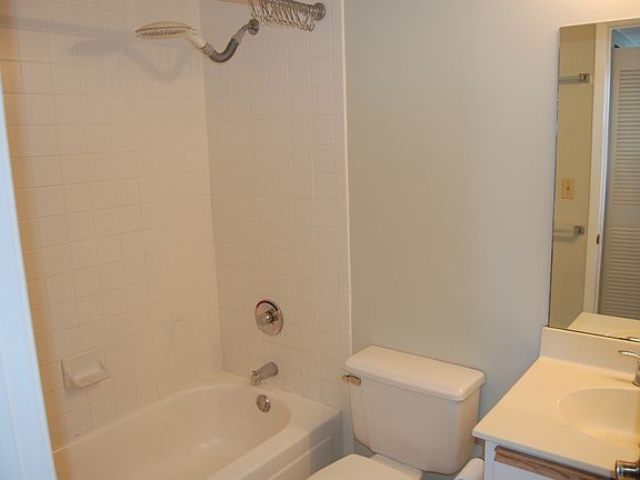 3rd image of 540 Brickell Key Dr APT 1003