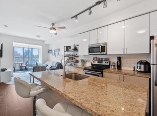 3688 Inverness St #306, Vancouver, BC V5V0C5