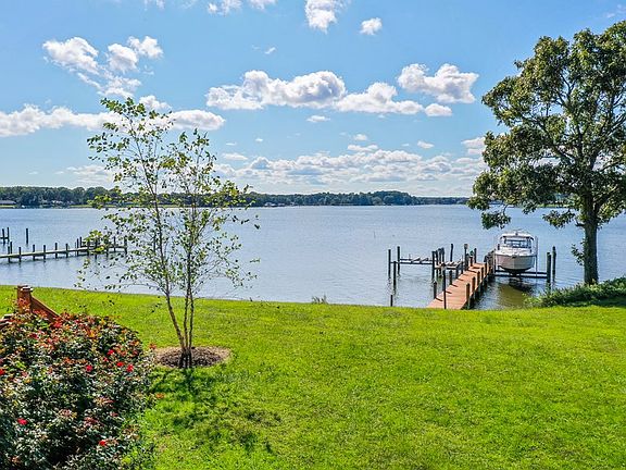 3rd image of 470 Twin Cove Ln