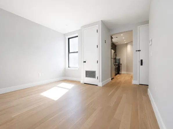 611 Woodward Avenue image 1 of 7